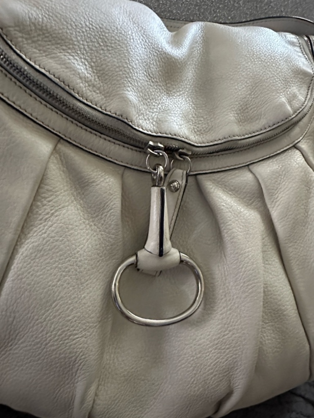 Gucci Soft Leather Hobo Bag in Light Gray - Picture 2 of 14